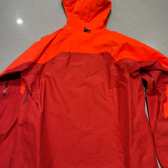 Men’s Arc’teryx Rush Gore Tex jacket (sz medium) - Picture 4 of 4
